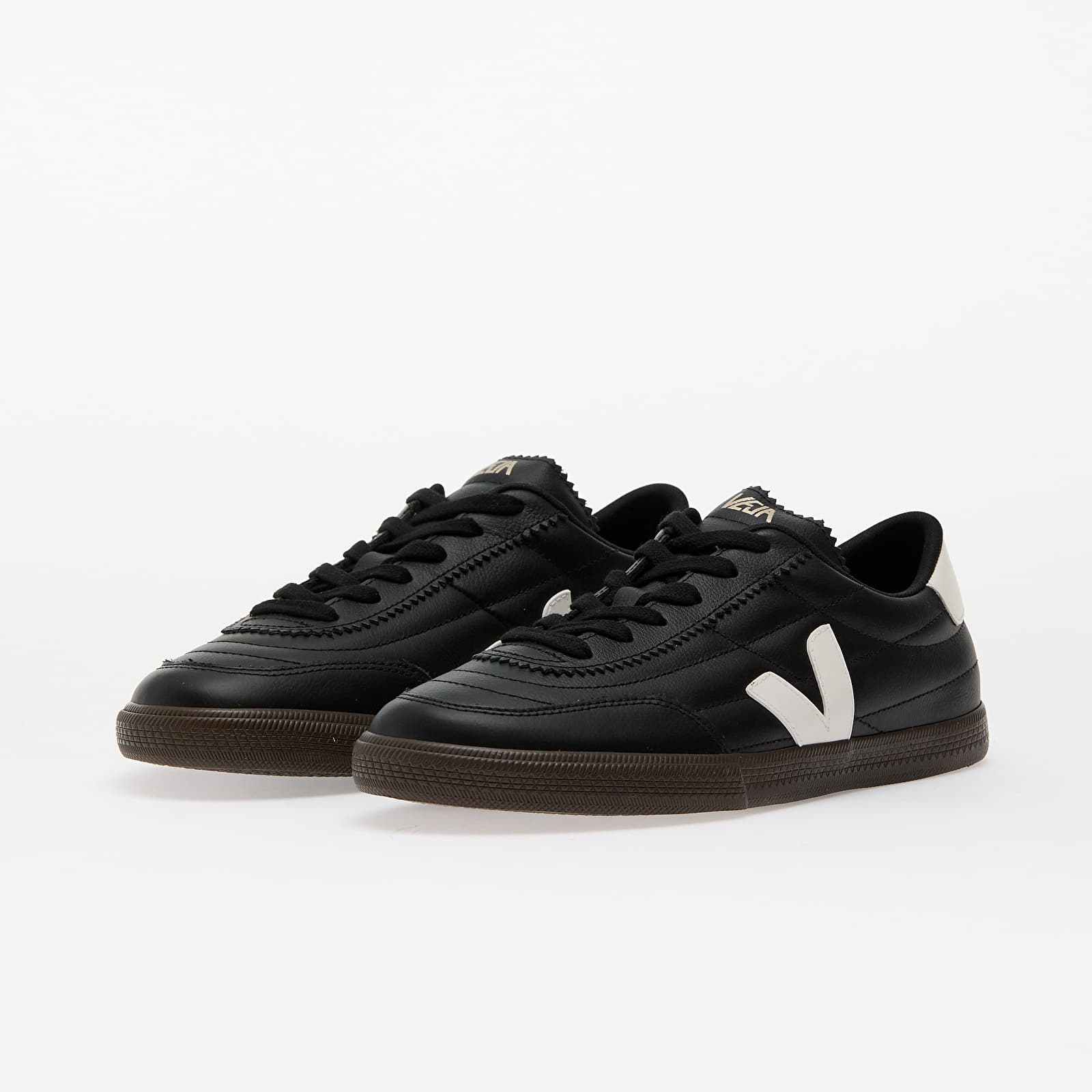 Dámske topánky a tenisky Veja W Panenka O.T Leather Black White