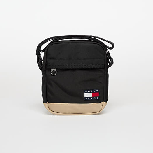 Laukku Tommy Jeans Ess Daily Square Bag Black
