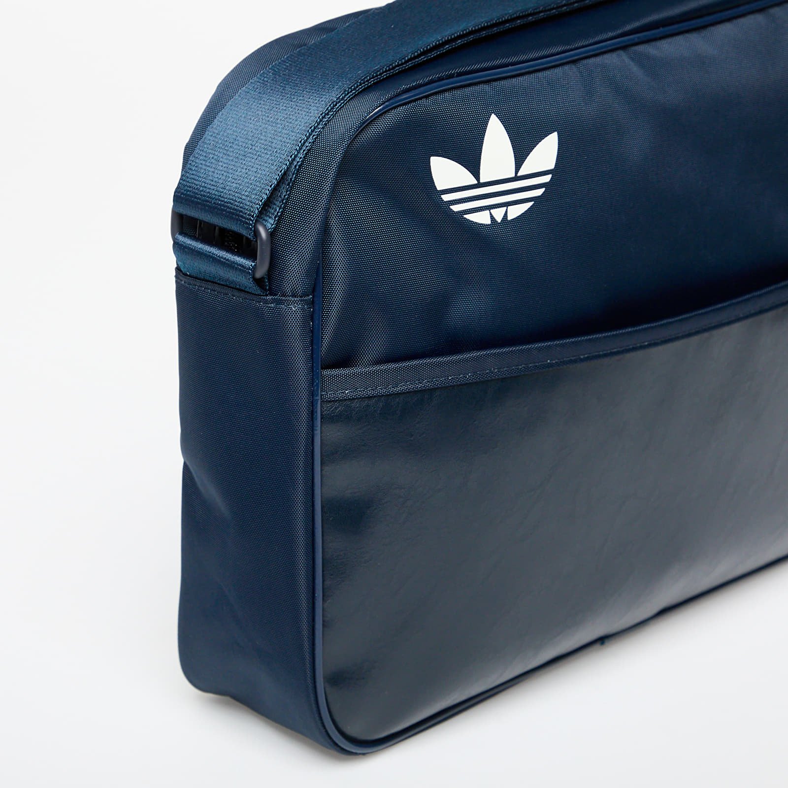 Tašky přes rameno adidas Airliner Bag Aurora Ink