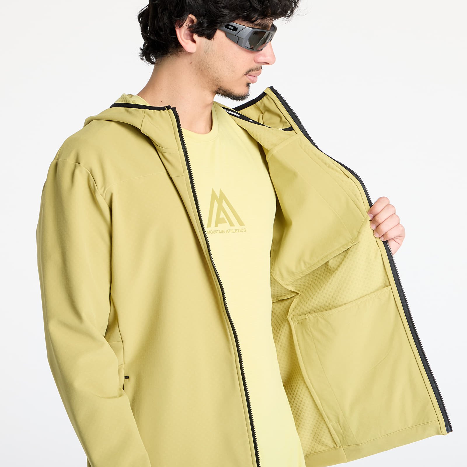 Ветровки The North Face Ma Softshell Jacket Dark Pistachio