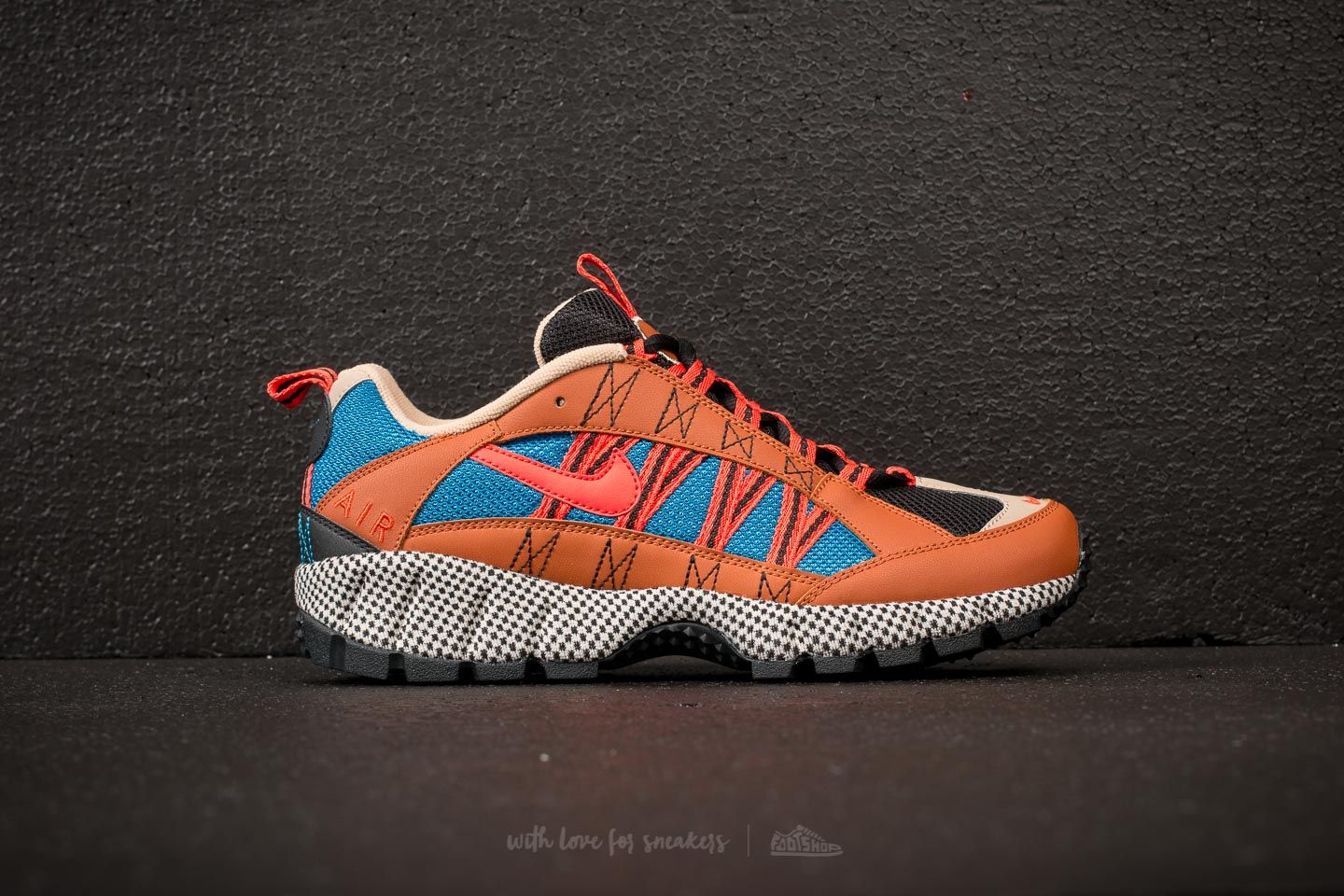 Men s shoes Nike Air Humara 17 QS Dark Russet Habanero Red Footshop