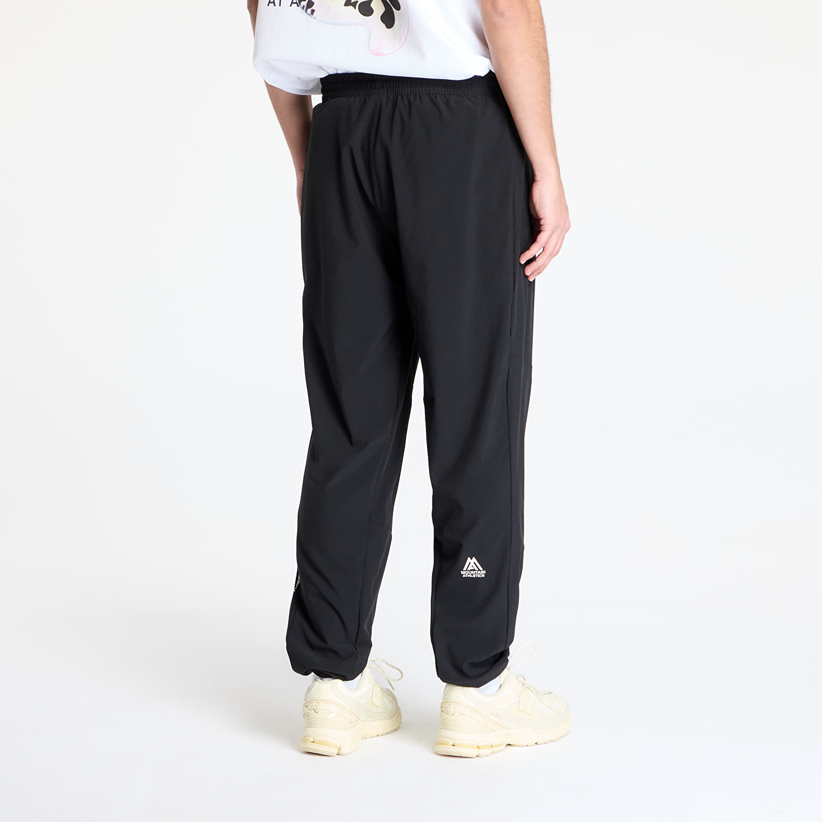 Hosen und Jeans The North Face Mountain Athletics Wind Pant TNF Black
