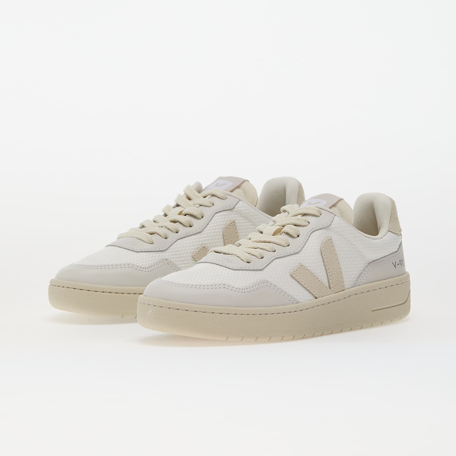 Women's shoes Veja W V-90 B-Mesh White_Pierre