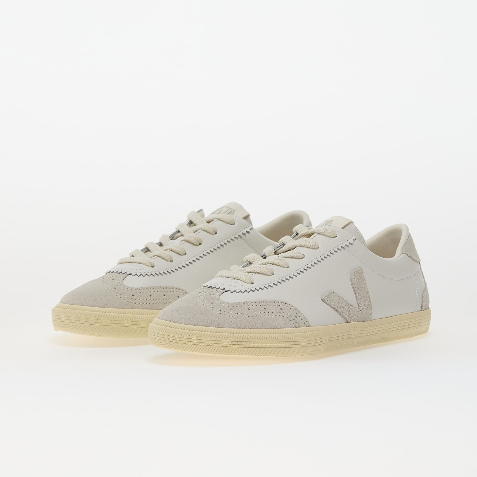 Women's shoes Veja W Volley O.T. Leather White Natural