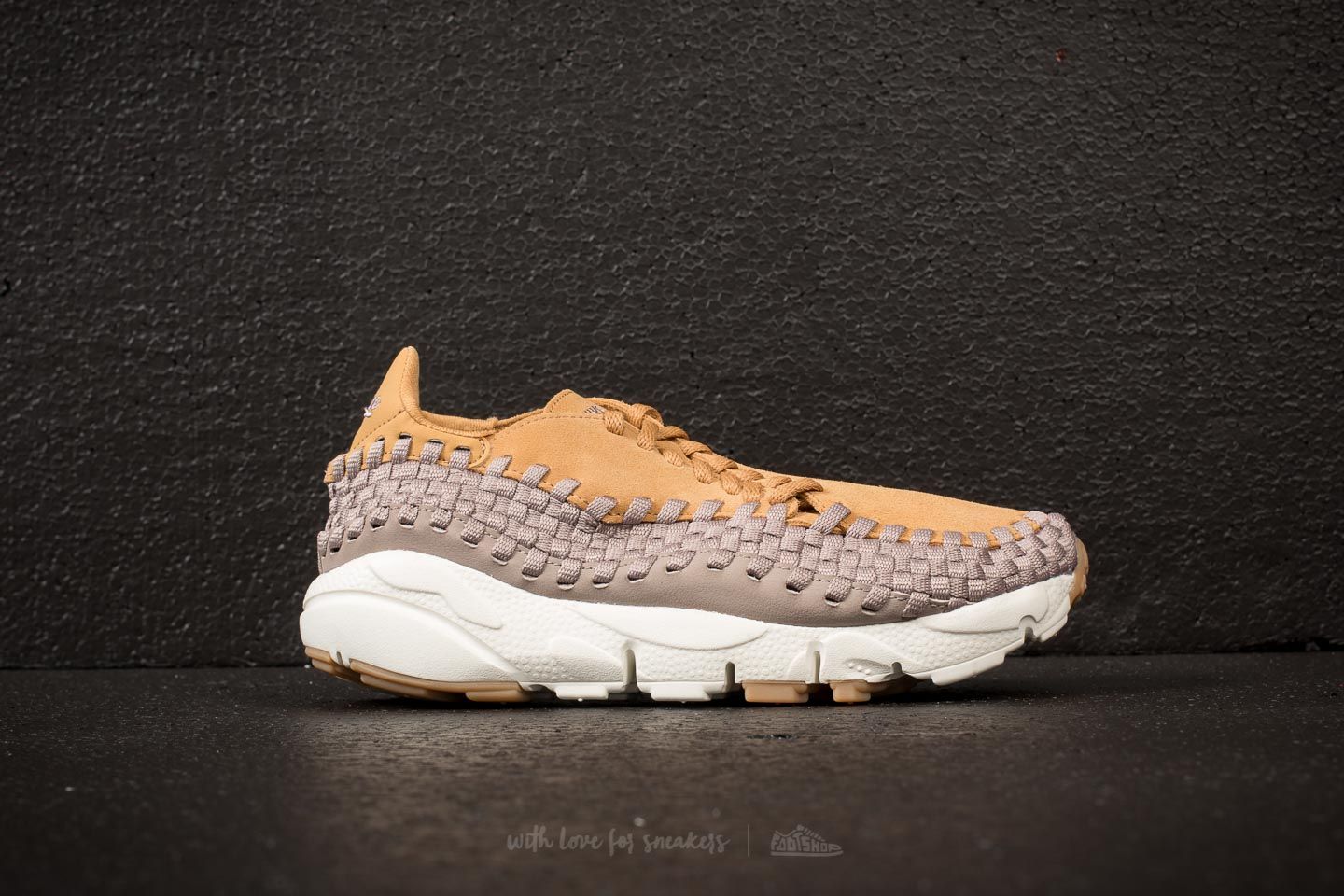 Damesko Nike Wmns Air Footscape Woven Elemental Gold/ Sepia Stone