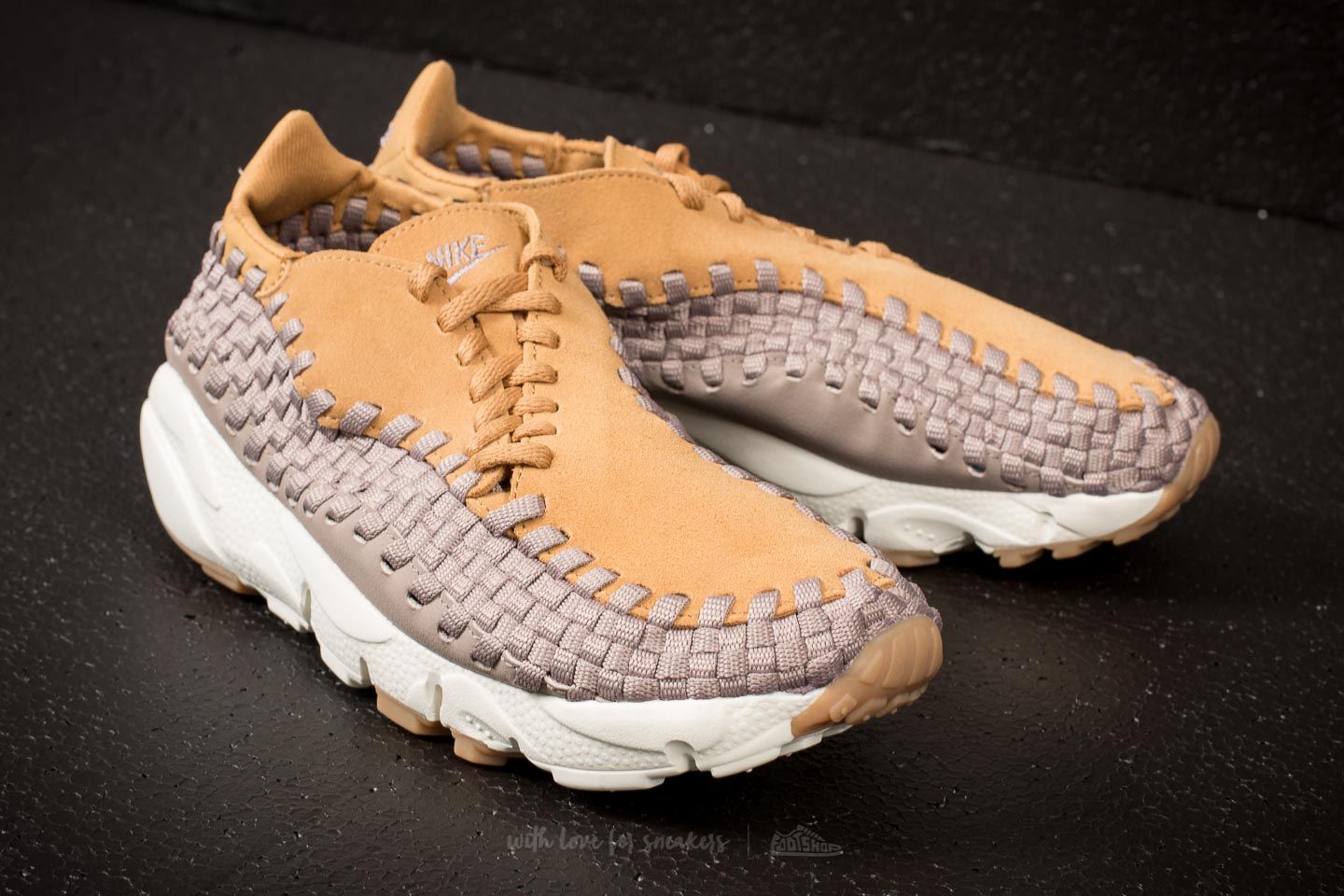 Damesko Nike Wmns Air Footscape Woven Elemental Gold/ Sepia Stone