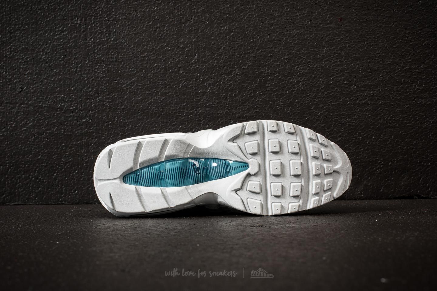 Vyriška avalynė Nike Air Max 95 Essential “Reverse Stash” Pure Platinum/ Black-Navy