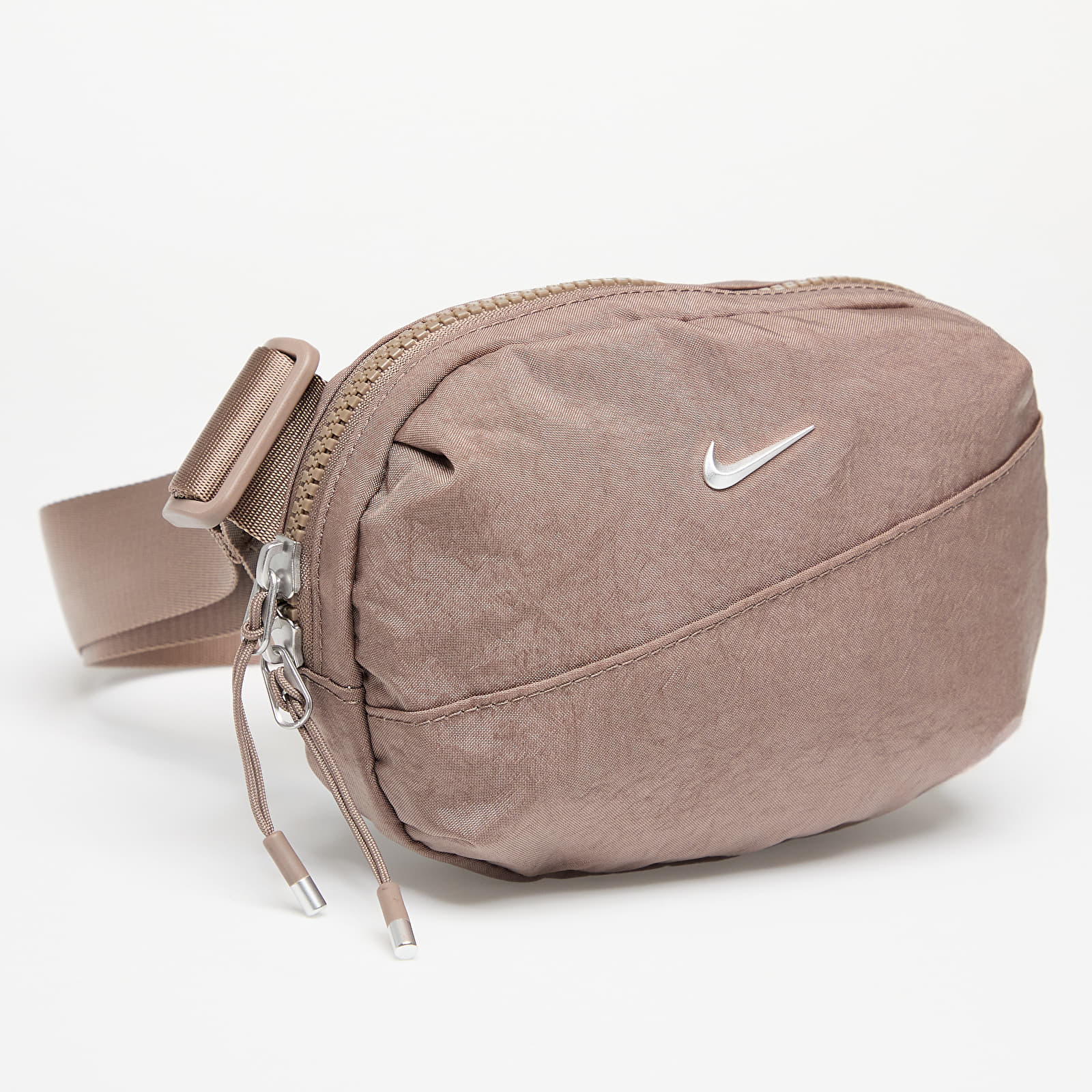 Bolsas da moda Nike Aura Crossbody Bag (2L) Mink Brown/ Mink Brown/ Matte Silver