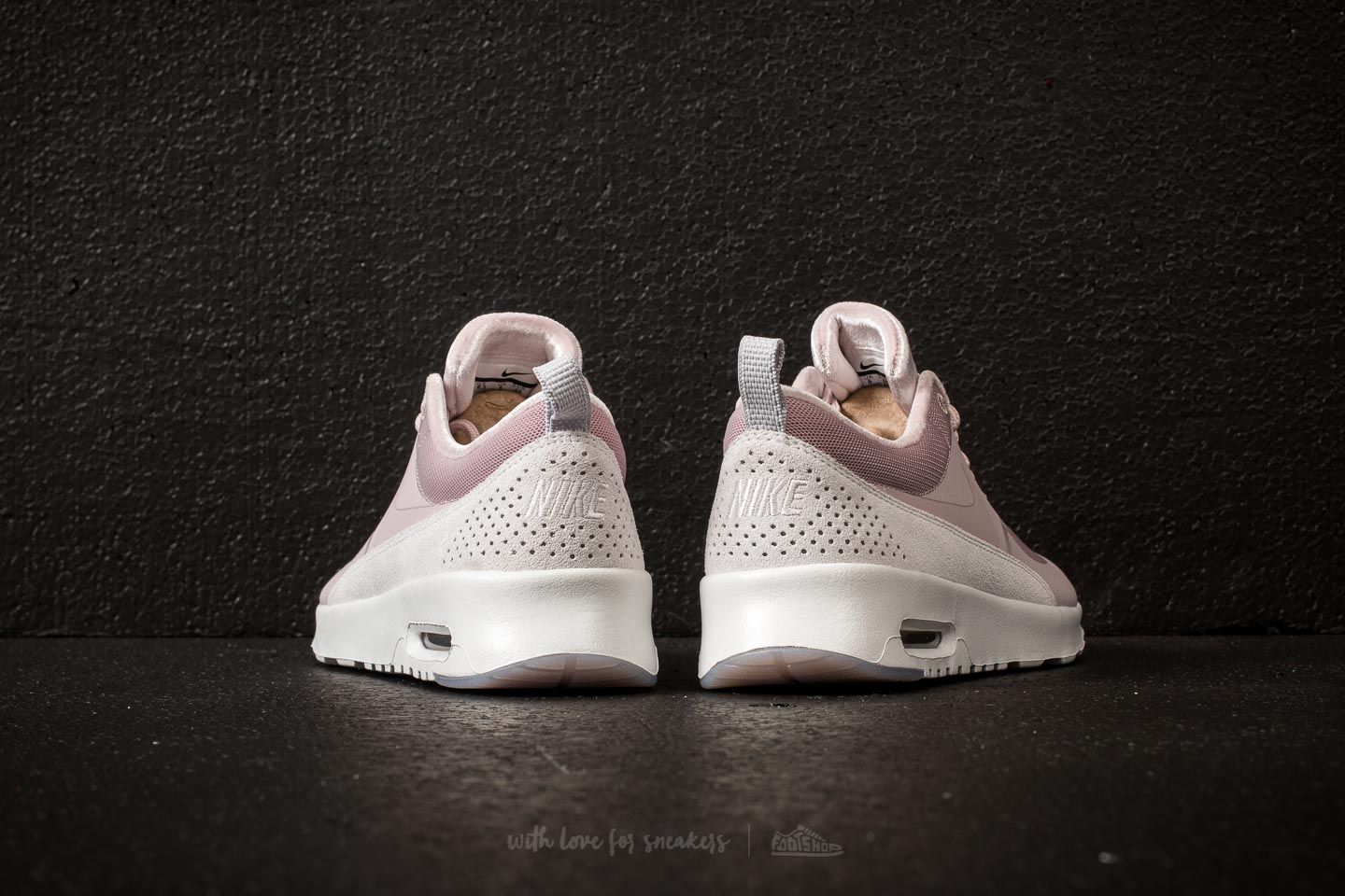 Dámské tenisky a boty Nike Wmns Air Max Thea LX Particle Rose/ Particle Rose