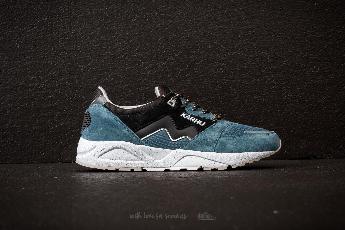 Men s shoes Karhu Aria Real Teal Black Footshop