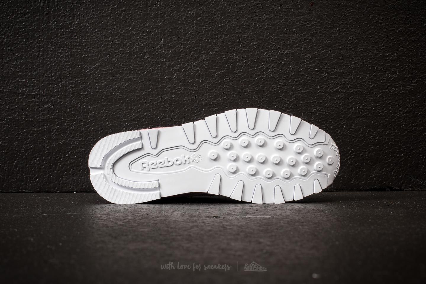 Дамски кецове и обувки Reebok x Opening Ceremony Classic Leather Pink Glow/ White
