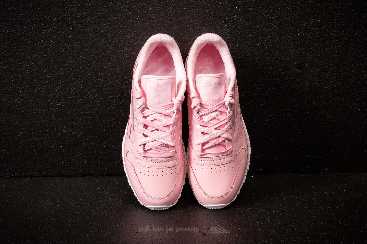 Дамски кецове и обувки Reebok x Opening Ceremony Classic Leather Pink Glow/ White