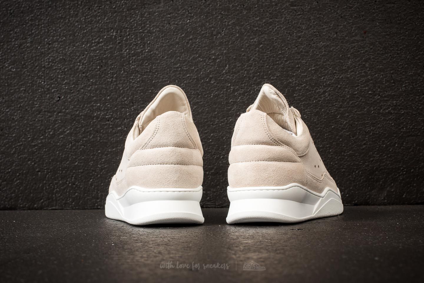 Filling pieces low top ghost gradient perforated top