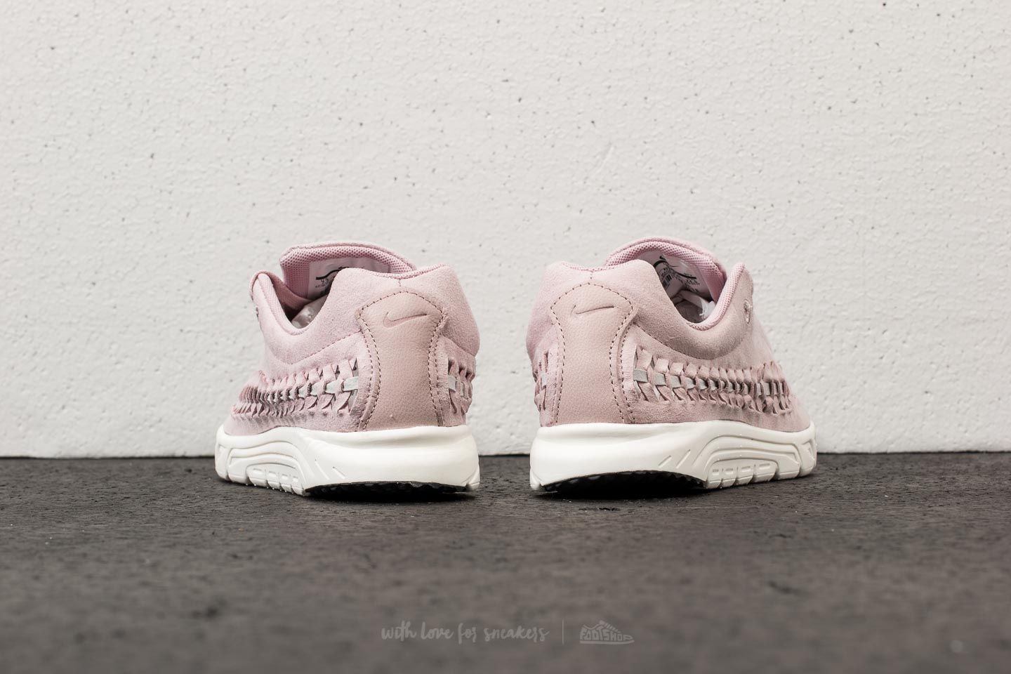 nike mayfly woven pink