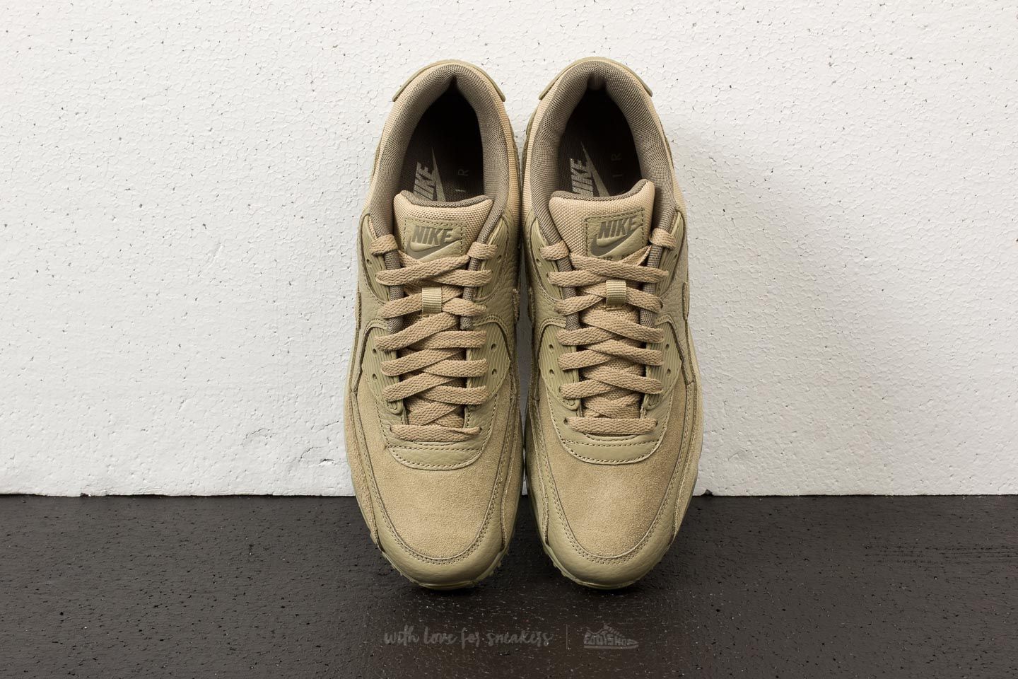 Nike air max hotsell 90 premium neutral olive