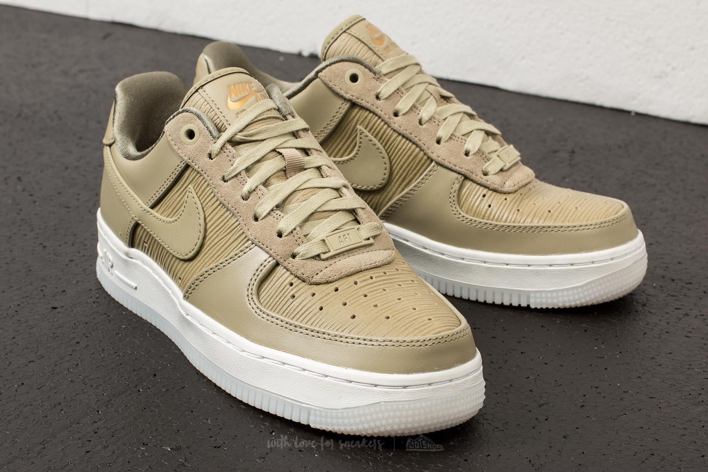 Damen Sneaker und Schuhe Nike Wmns Air Force 1 '07 LX Neutral Olive/ Neutral Olive