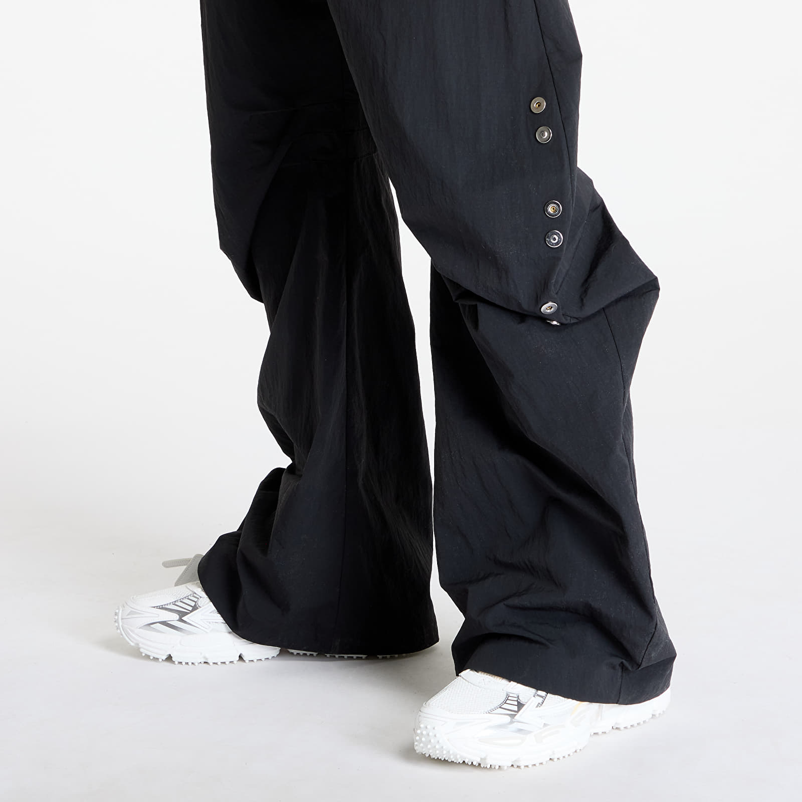 Džíny a kalhoty HELIOT EMIL Ferro Trousers Black