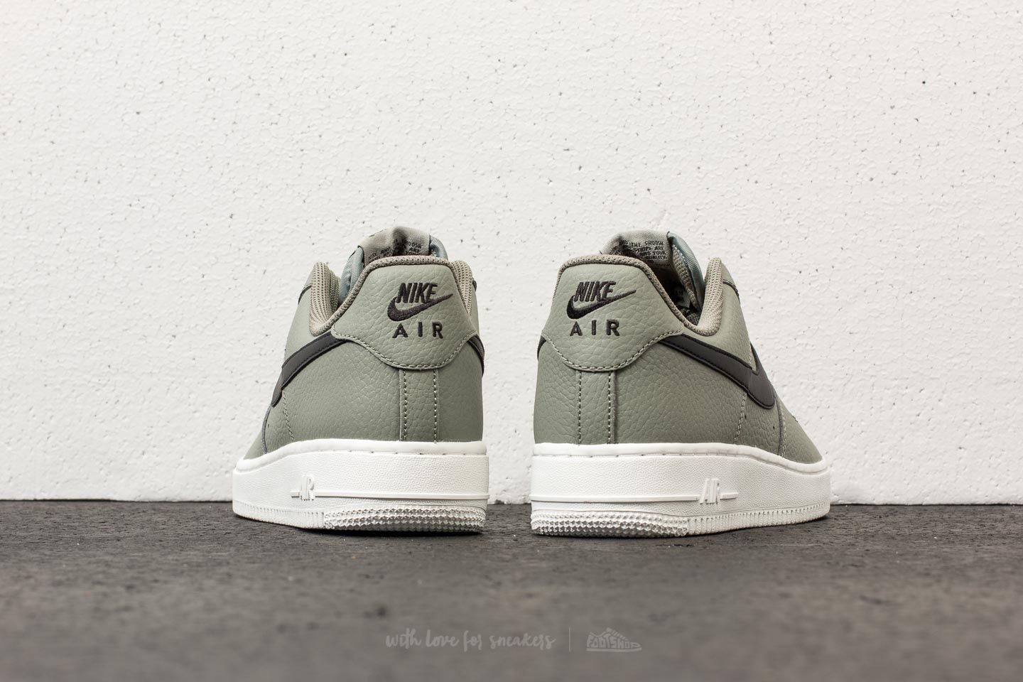Men s shoes Nike Air Force 1 07 Dark Stucco Black Footshop