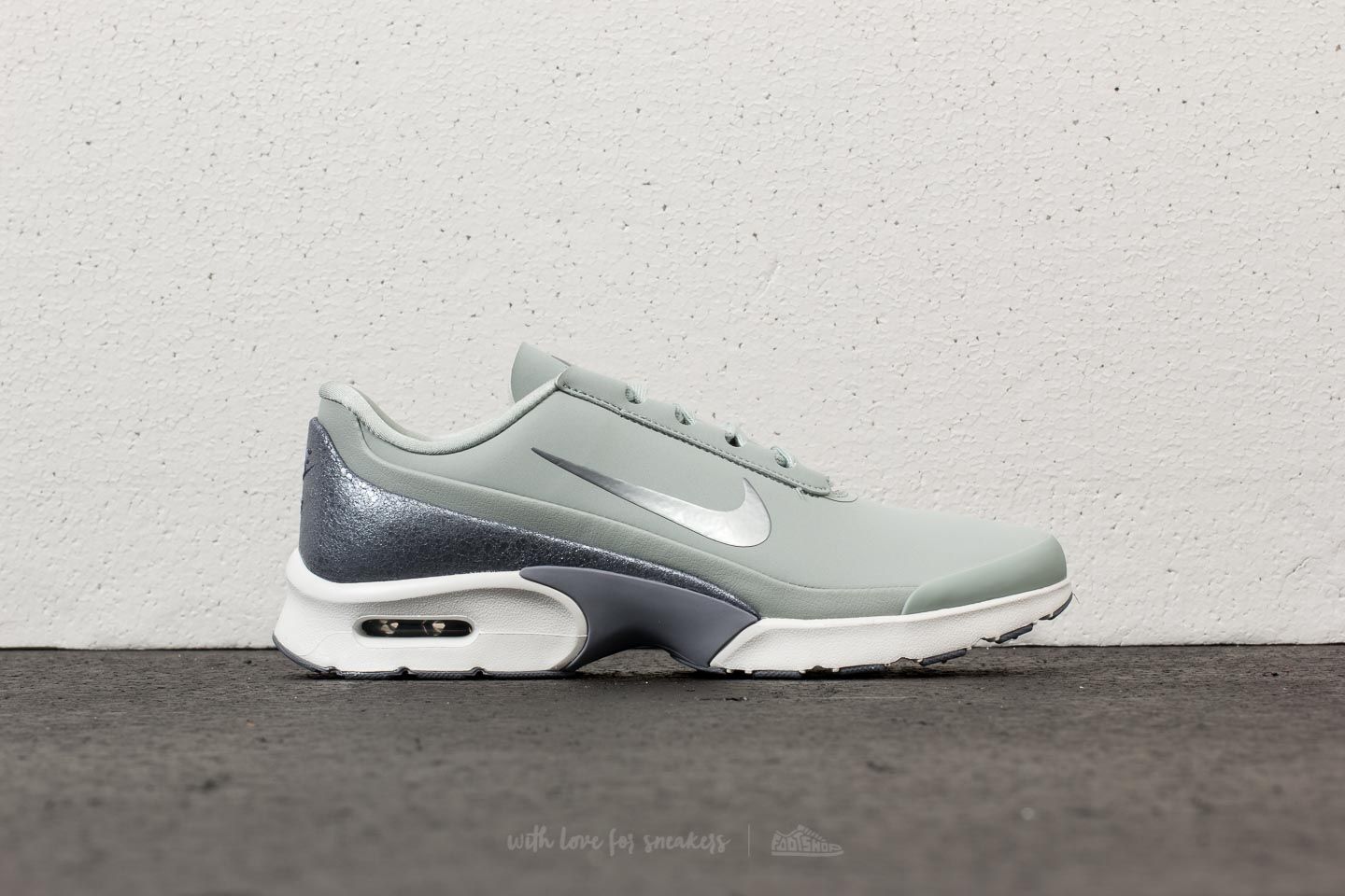 Női cipők Nike Wmns Air Max Jewell Leather Light Pumice/ Metallic Cool Grey