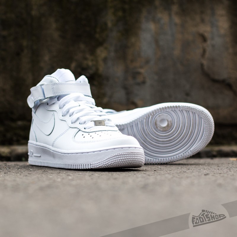 Women's shoes Nike Wmns Air Force 1 Mid ´07 LE White/White