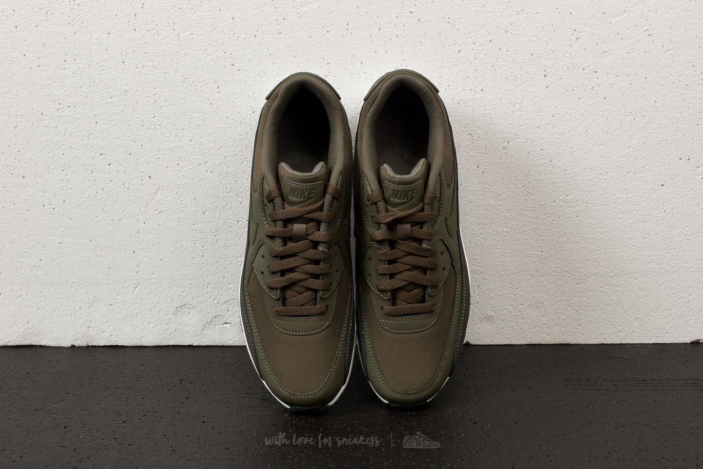 Chaussures et baskets homme Nike Air Max 90 Essential Sequoia
