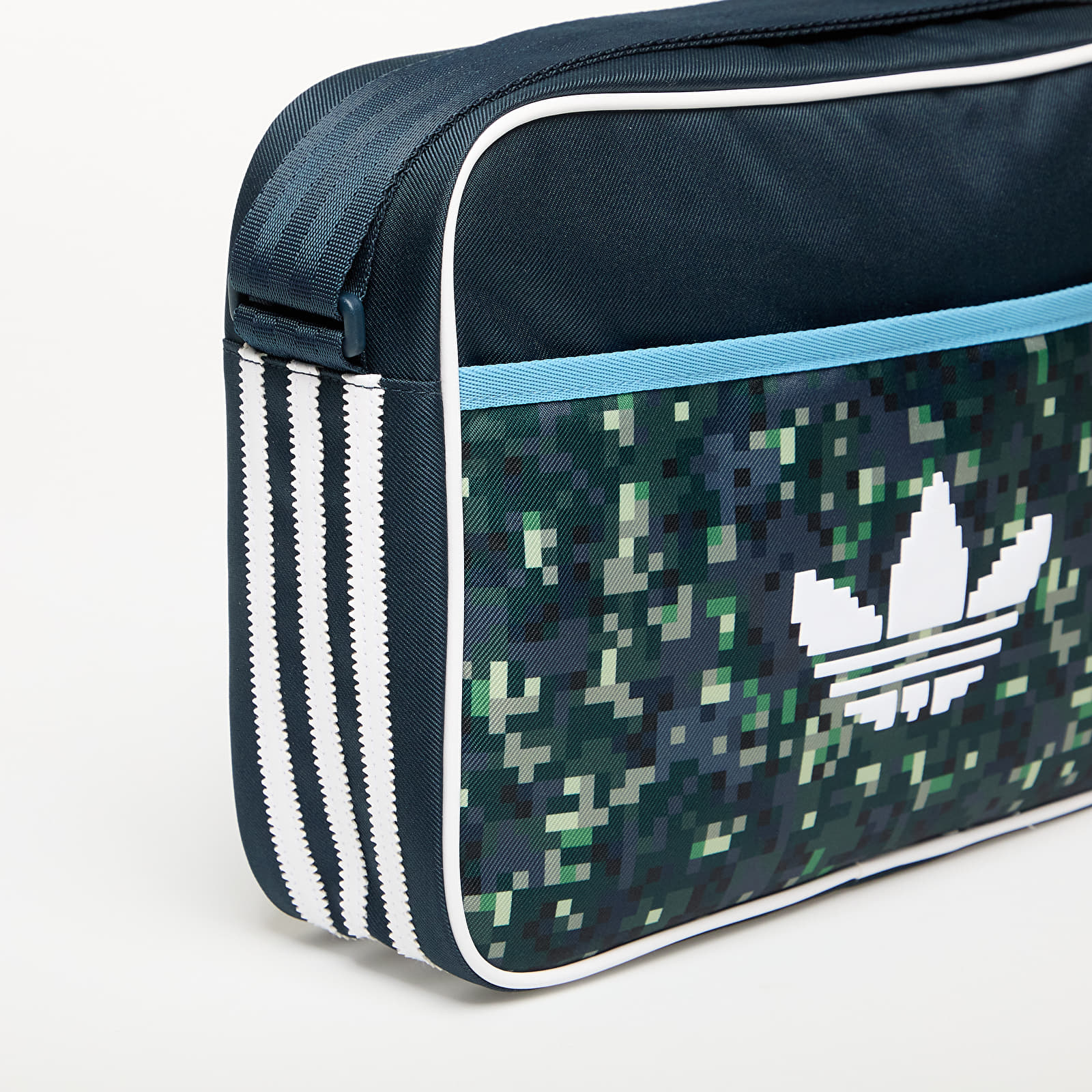Crossbody bags adidas Minecraft Classic Airliner Blue/ Aurora Ink