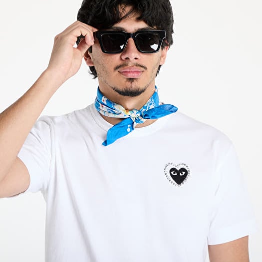 【コムデギャルソン】 Emblem X lstone Tシャツ PLAY COMME des GARÇONS: Unisex T-Shirt Emblem X Rhinestone