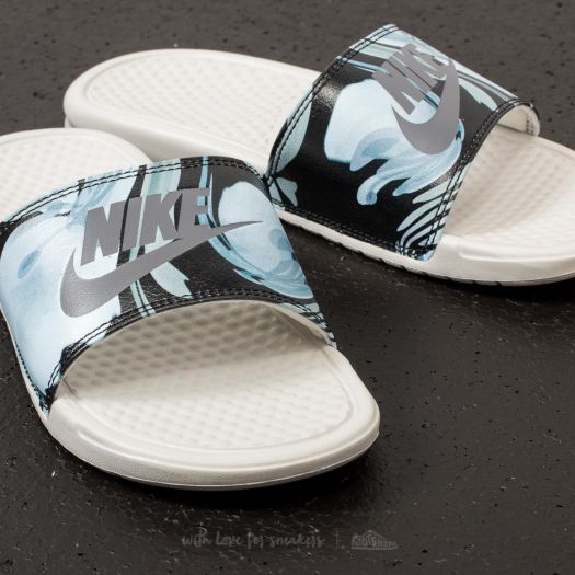 Nike benassi deals light bone
