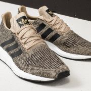 Swift run black gold cheap