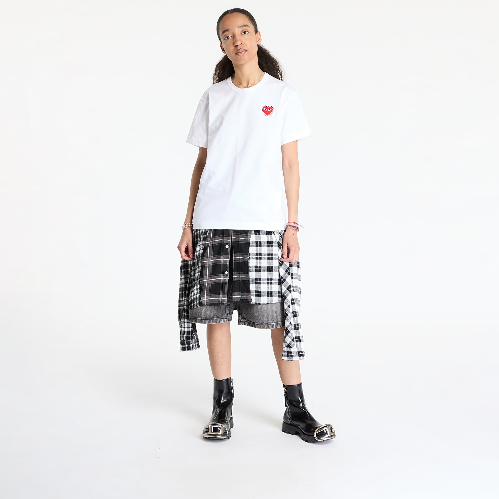 T-Shirts Comme des Garçons PLAY Emblem x Rhinestone T-Shirt UNISEX White/ Red