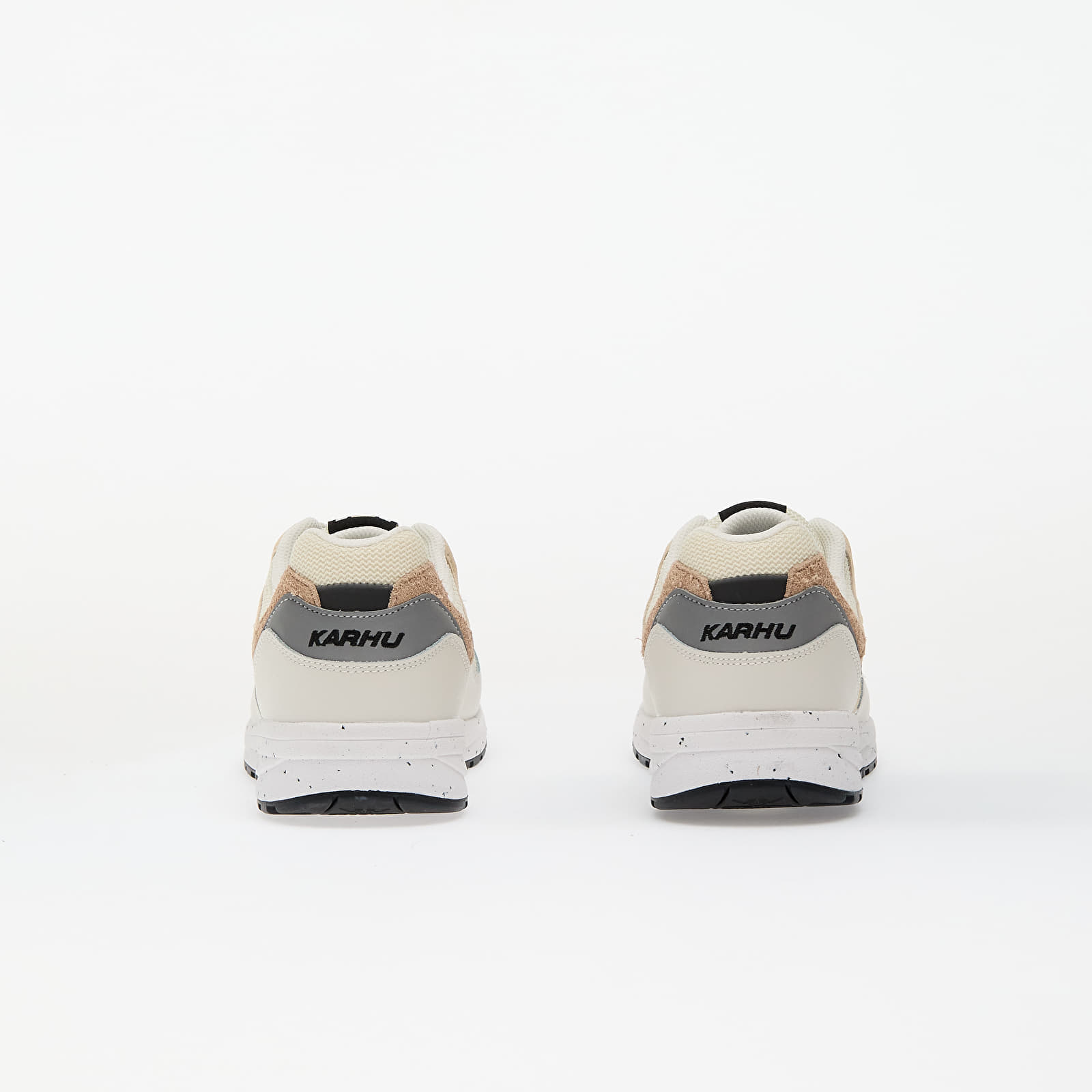 Männer Karhu Legacy 96 Blanc de Blanc/ Wood Ash