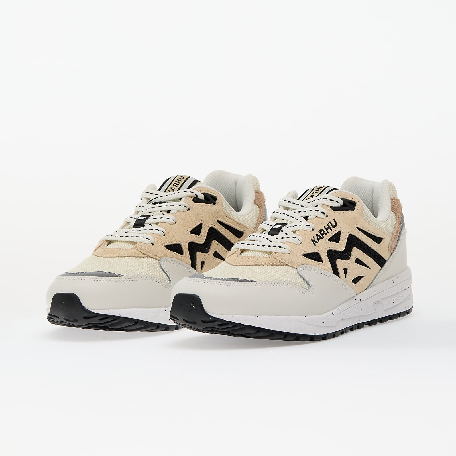 Männer Karhu Legacy 96 Blanc de Blanc/ Wood Ash