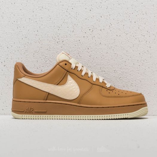 Nike Air Force 1 07 LV8