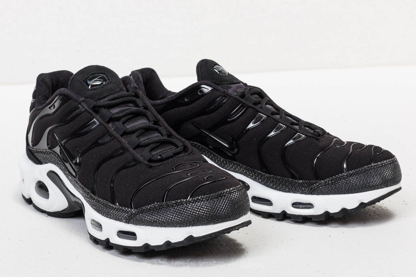 Air max plus premium women's shoe clearance