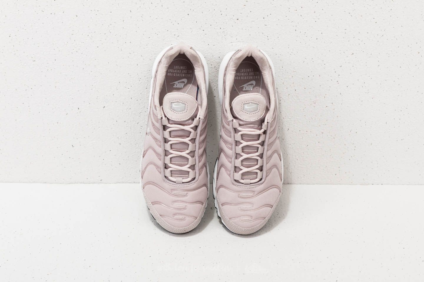 Nike sportswear air max plus tn premium moon shop particle