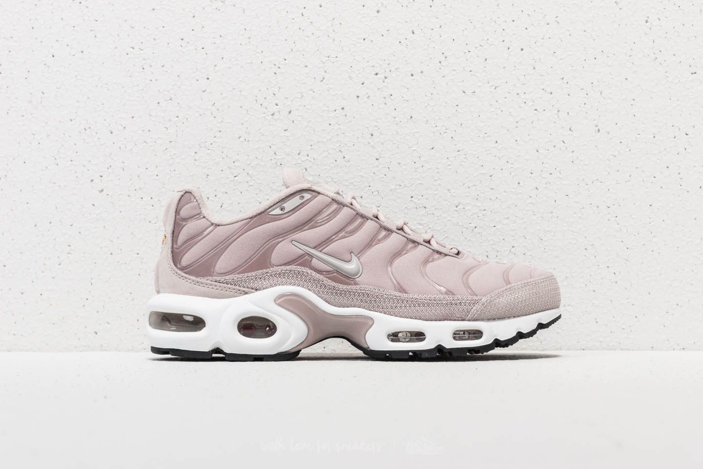 Дамски кецове и обувки Nike Wmns Air Max Plus Premium Moon Particle/ Moon Particle