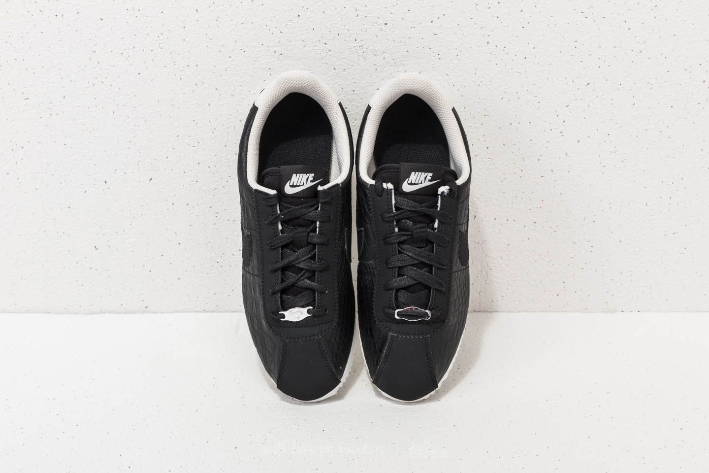 Scarpe donna Nike Cortez Basic Leather SE (GS) Black/ Black-Light Bone