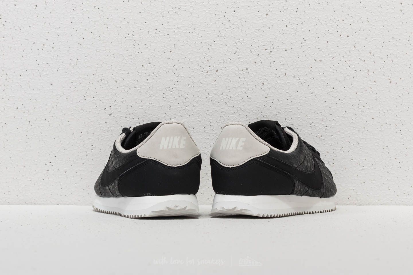 Scarpe donna Nike Cortez Basic Leather SE (GS) Black/ Black-Light Bone