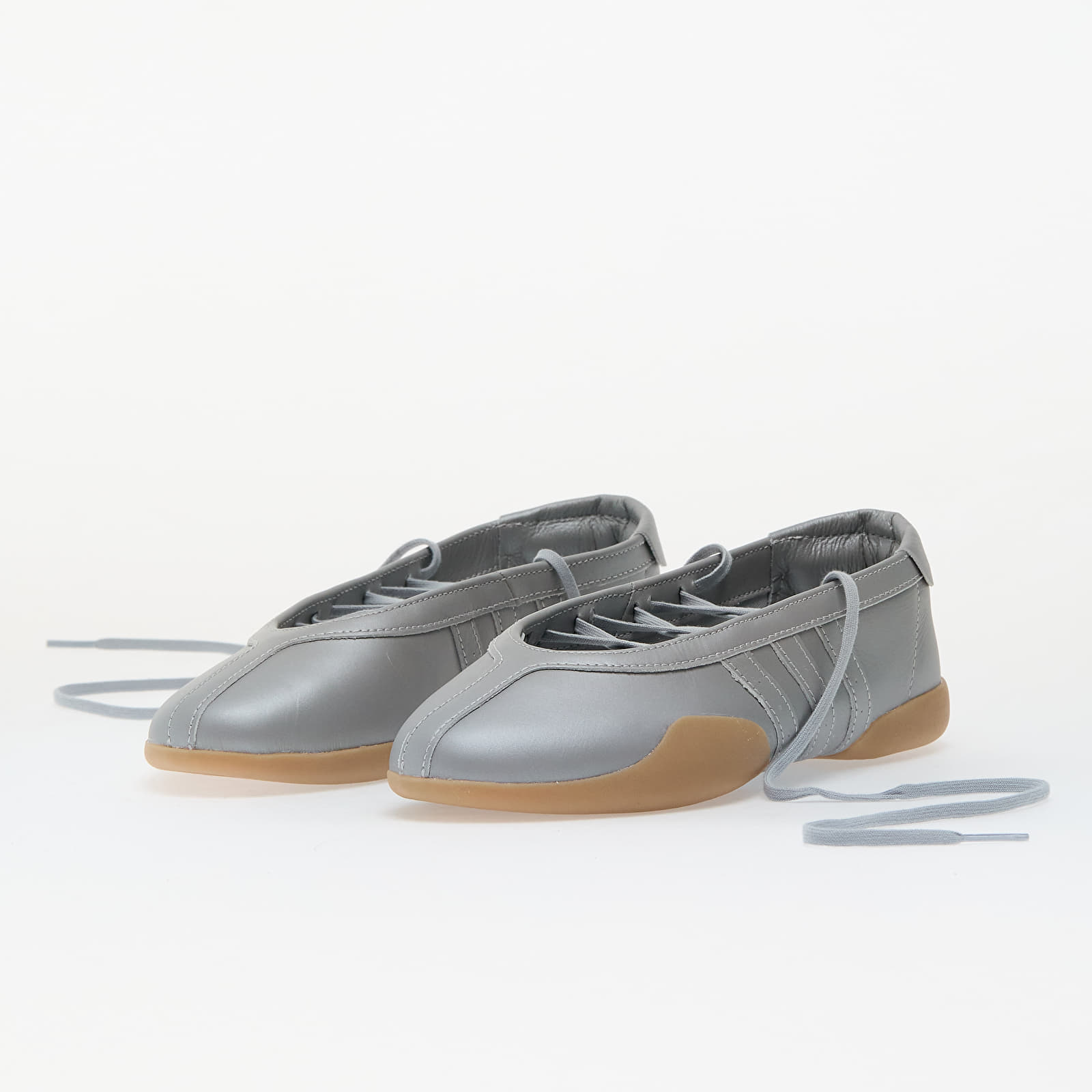 Frauen adidas Taekwondo Mei Ballet Silver Metallic/ Silver Metallic/ Gum