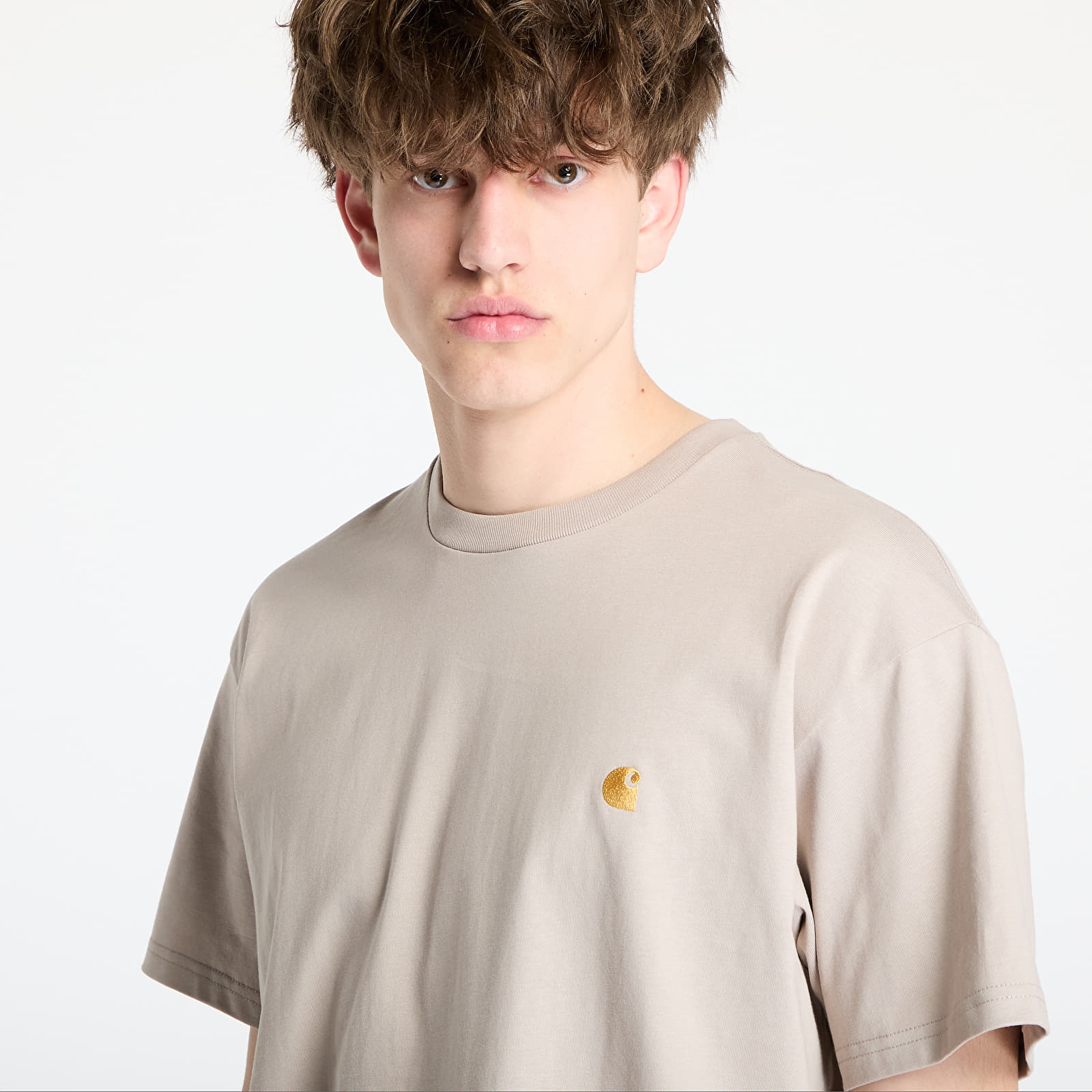 Férfi pólok Carhartt WIP S/S Chase T-Shirt Dusky Beige/ Gold