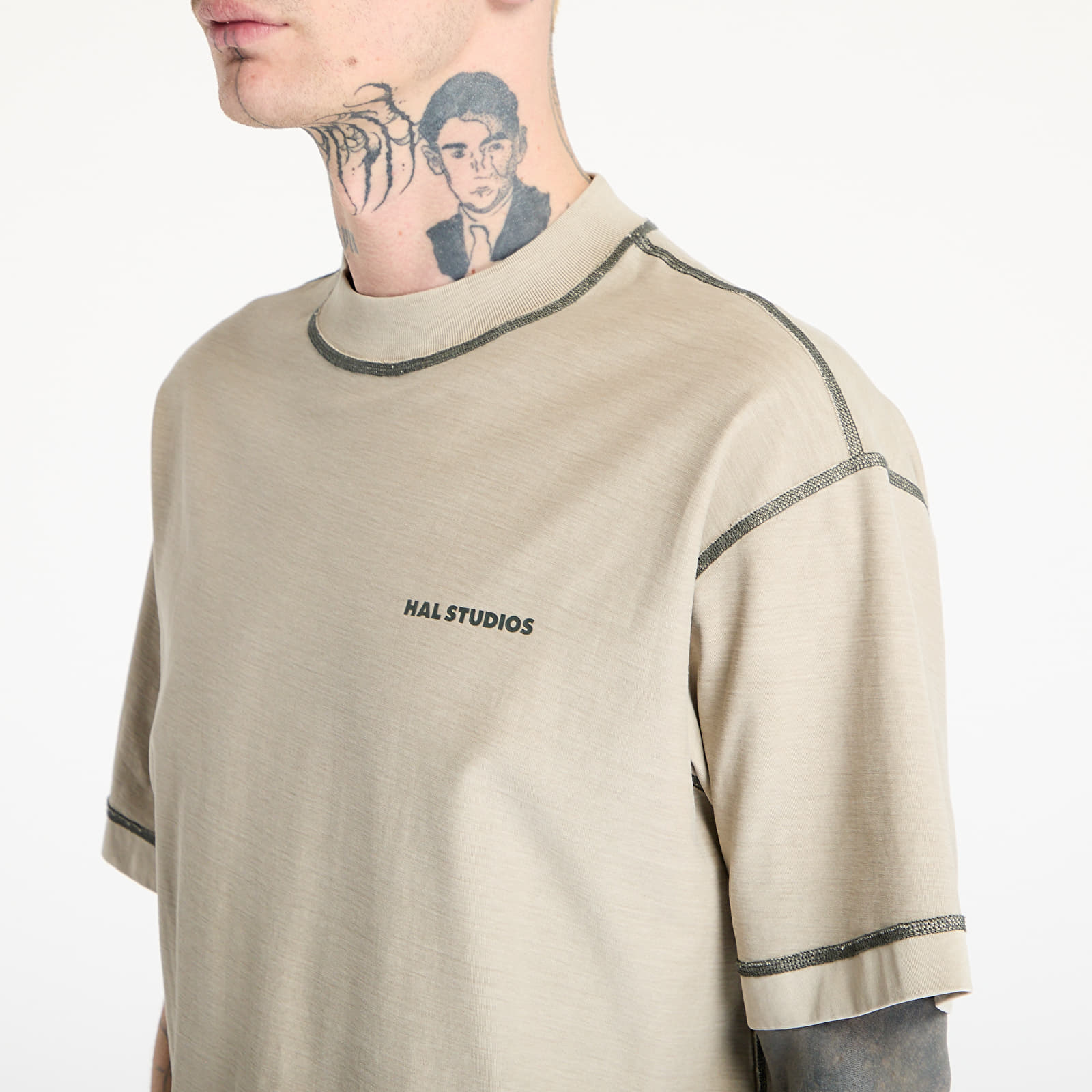 T-paidat HAL STUDIOS® Inside-Out Uniform T-Shirt UNISEX Dune