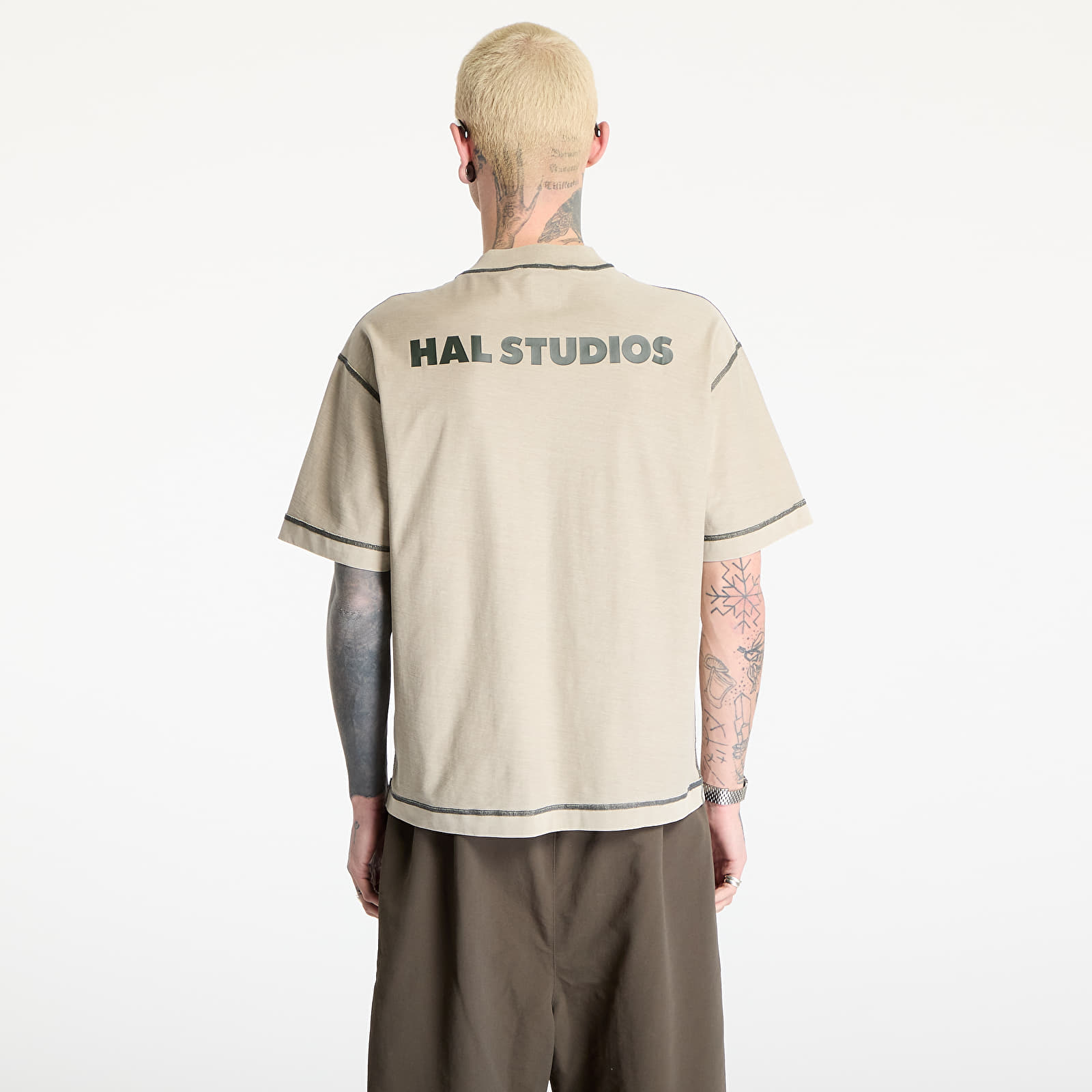 T-paidat HAL STUDIOS® Inside-Out Uniform T-Shirt UNISEX Dune
