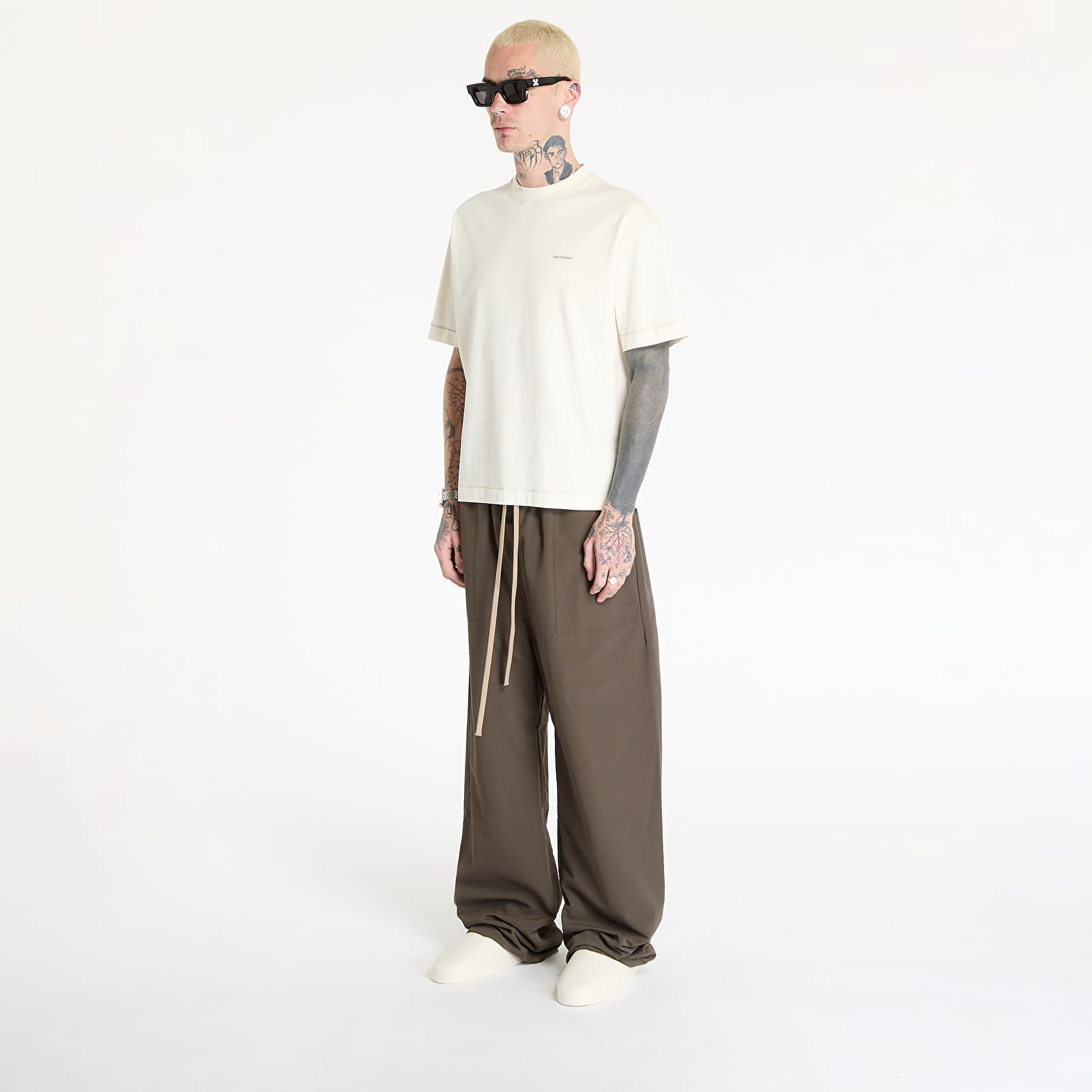 T-paidat HAL STUDIOS® Micro Logo T-Shirt UNISEX Off-White