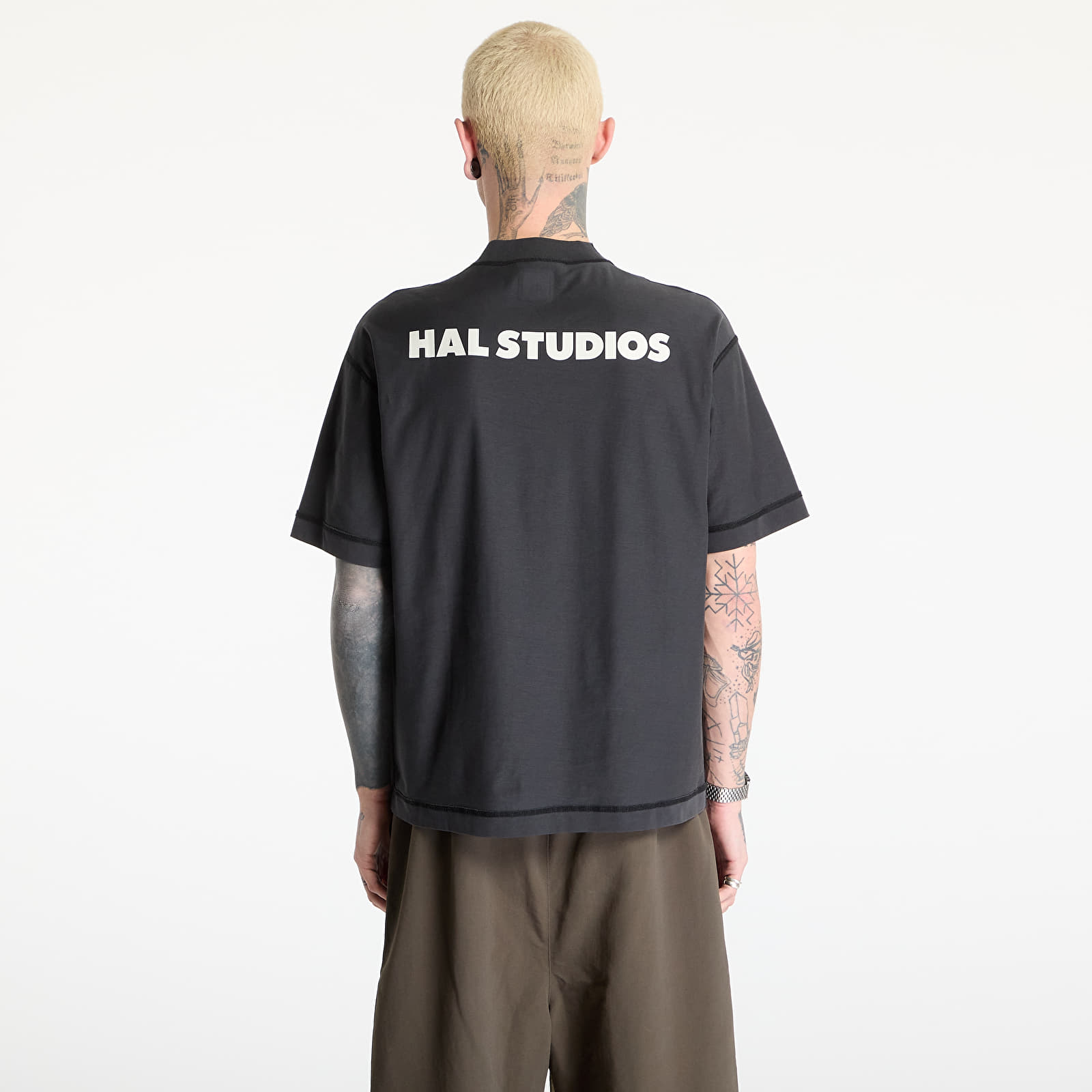 T-shirts HAL STUDIOS® Inside-Out Uniform T-Shirt UNISEX Black
