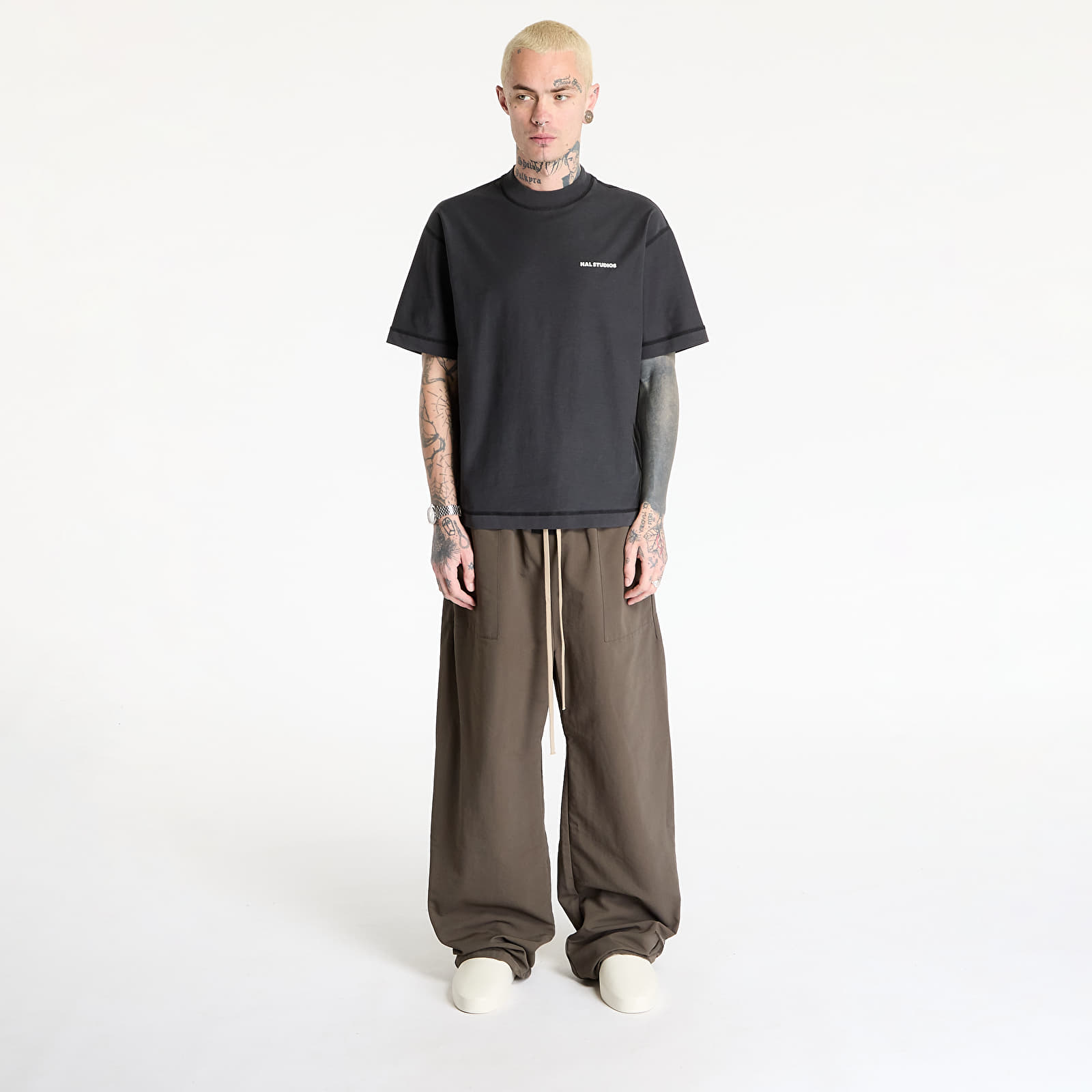 T-shirts HAL STUDIOS® Inside-Out Uniform T-Shirt UNISEX Black