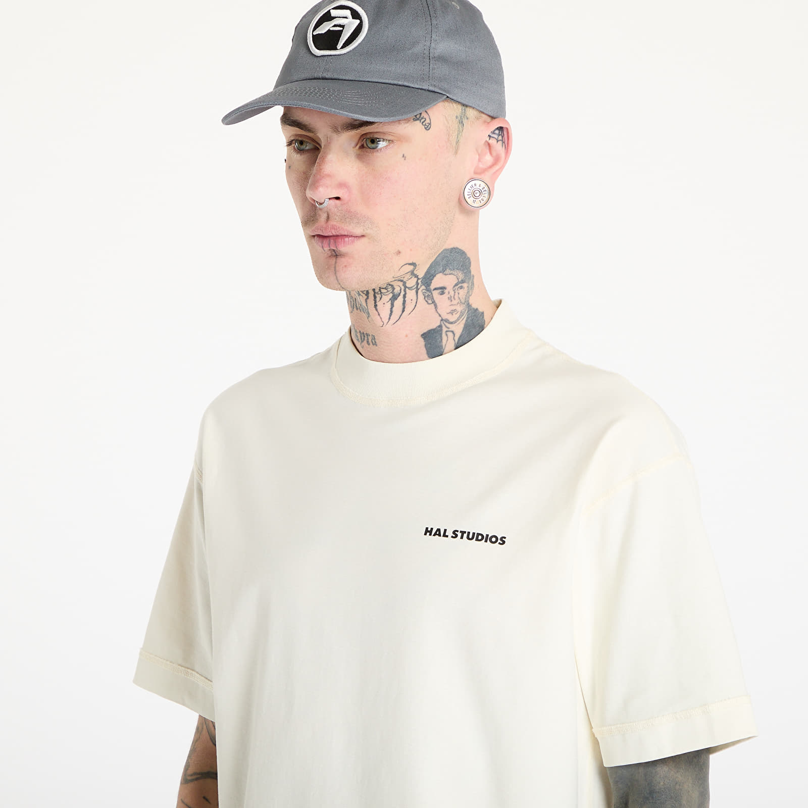 T-shirts HAL STUDIOS® Inside-Out Uniform T-Shirt UNISEX Off-White