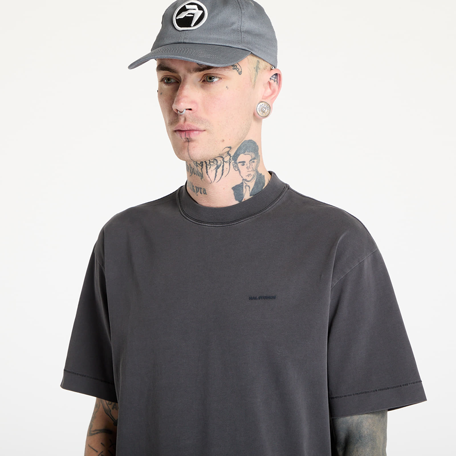 Tričká HAL STUDIOS® Micro Logo T-Shirt UNISEX Washed Black