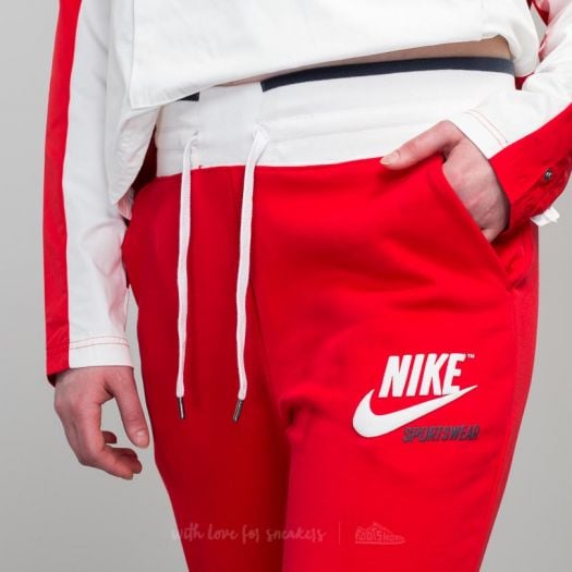 Nike archive 2025 fleece pants