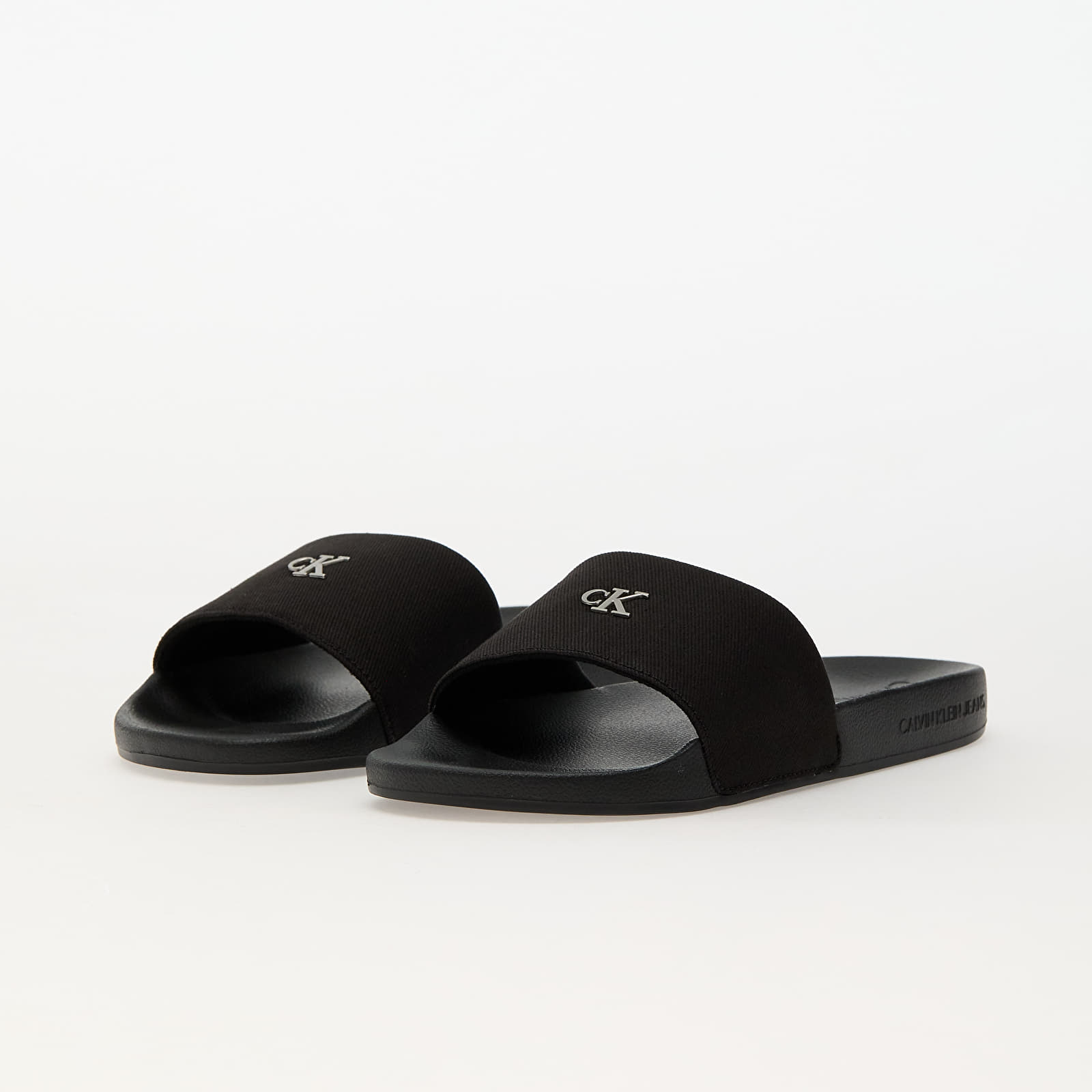 Naiste jalatsid Calvin Klein Jeans Slide Monogram Hardw Black