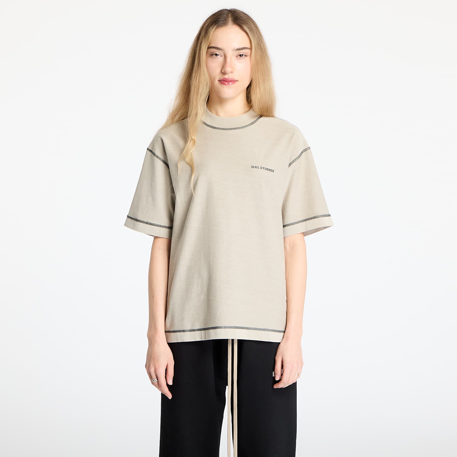 T-paidat HAL STUDIOS® Inside-Out Uniform T-Shirt UNISEX Dune